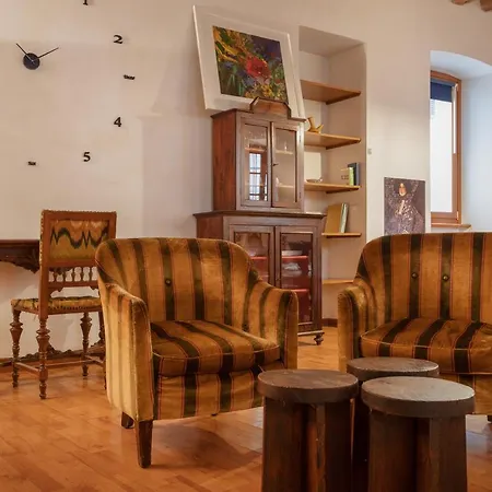 Zola, Charme E Vista Nel Cuore Di Апартаменты