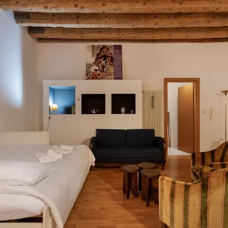 Апартаменты Zola, Charme E Vista Nel Cuore Di