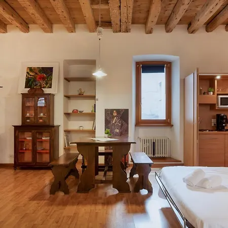 Zola, Charme E Vista Nel Cuore Di Апартаменты *