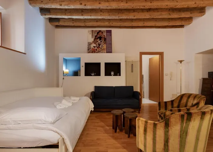 Daire Zola, Charme E Vista Nel Cuore Di