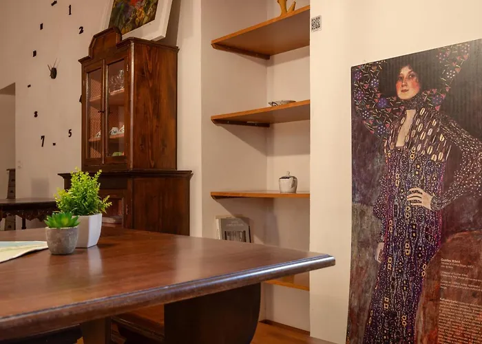 Daire Zola, Charme E Vista Nel Cuore Di Trieste