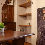 Daire Zola, Charme E Vista Nel Cuore Di Trieste